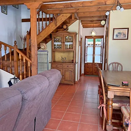 Сasa de vacaciones Encinas Adosado En